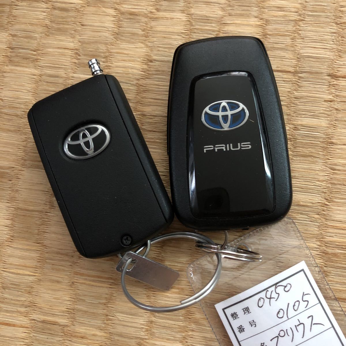 【HOT，送料無料】 50プリウス スマートキー エンジンスターターリモコン エンスタリモコン ZVW50 ZVW51 ZVW55 トヨタ純正 プリウス(トヨタ用)｜売買されたオークション情報、yahooの商品情報をアーカイブ公開 - オ トヨタ用