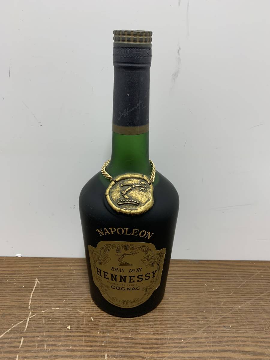 ★NAPOLEON　ナポレオン　HENNESSY　COGNAC　ヘネシー　コニャック★ ヘネシー ナポレオン NAPOLEON 国外酒EBAE7003 シルバートップ700ml (Hennessy)