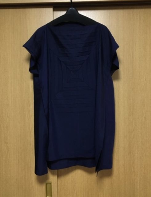 ISSEY MIYAKE me プリーツ 半袖チュニック ネイビー イッセイミヤケ ISSEY MIYAKE プリーツ チュニック ネイビー イッセイ