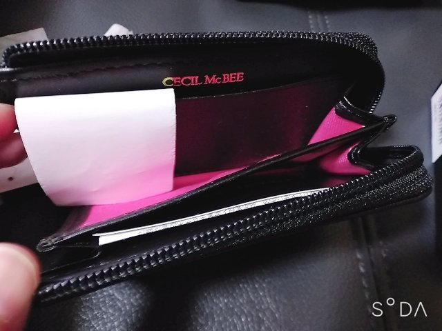 セシルマクビー Cecil Mcbee ファスナー付 キーケース カラー ブラック その他 売買されたオークション情報 Yahooの商品情報をアーカイブ公開 オークファン Aucfan Com