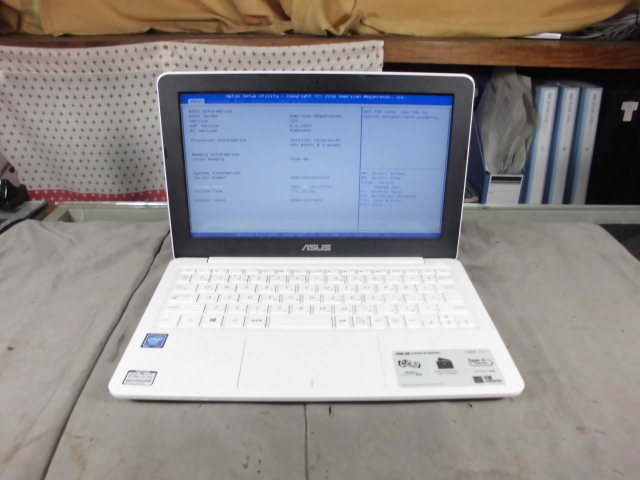 ⁄ ASUS R206SA ノートパソコン R206SA-FD0029T VivoBook Windows ASUS