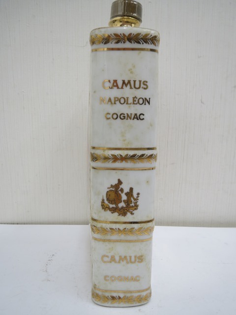 ○U011:古酒 未開栓 CAMUS NAPOLEON BOOK カミュ ナポレオン ブック 白