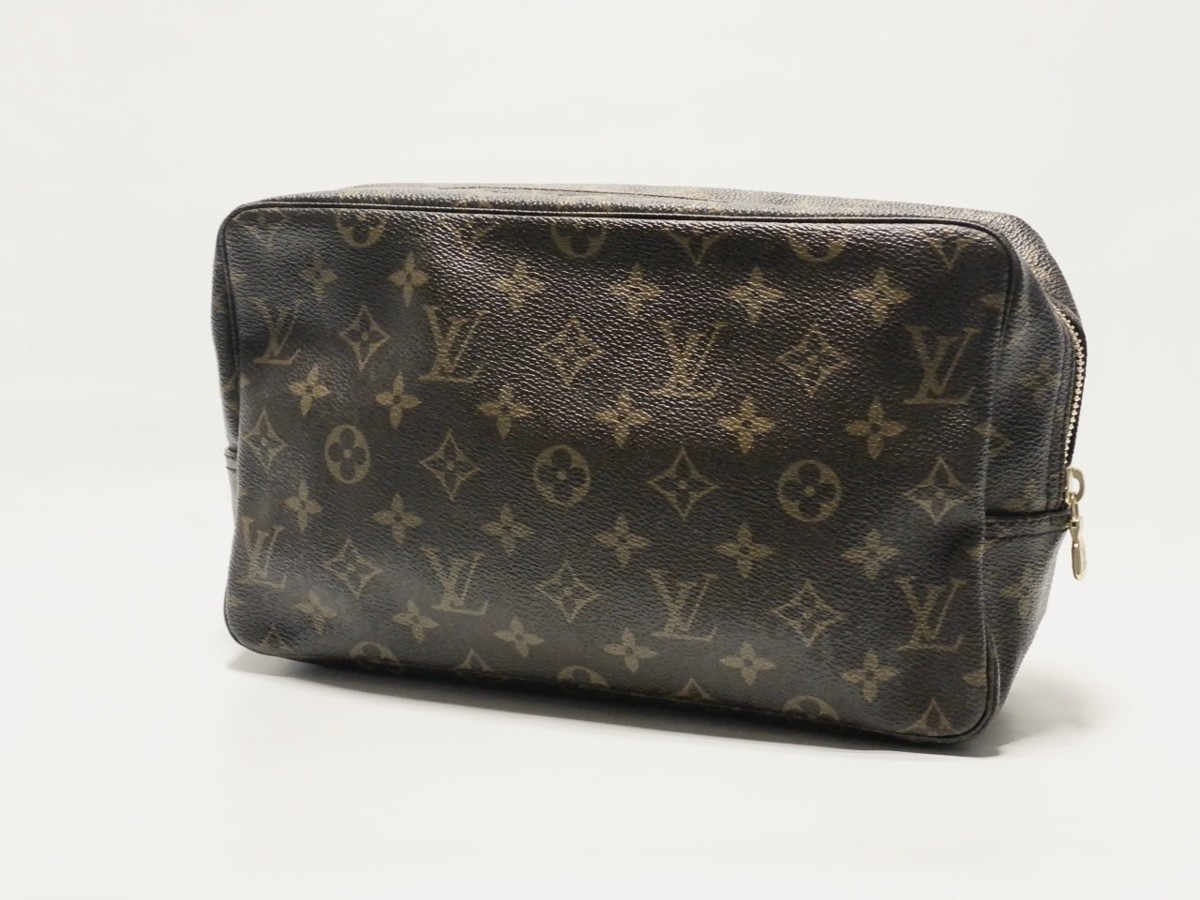  LOUIS VUITTON ルイ ヴィトン モノグラム トゥルース トワレット28 化粧ポーチ クラッチバッグ M47522(セカンドバッグ)｜売買されたオークション情報、yahooの商品情報をアーカイブ公開 - オークフ かばん、バッグ