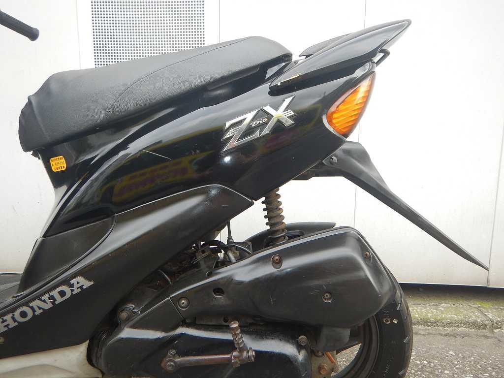 ホンダ ライブDio ZX－1型後期モデル 2サイクル 規制前7
