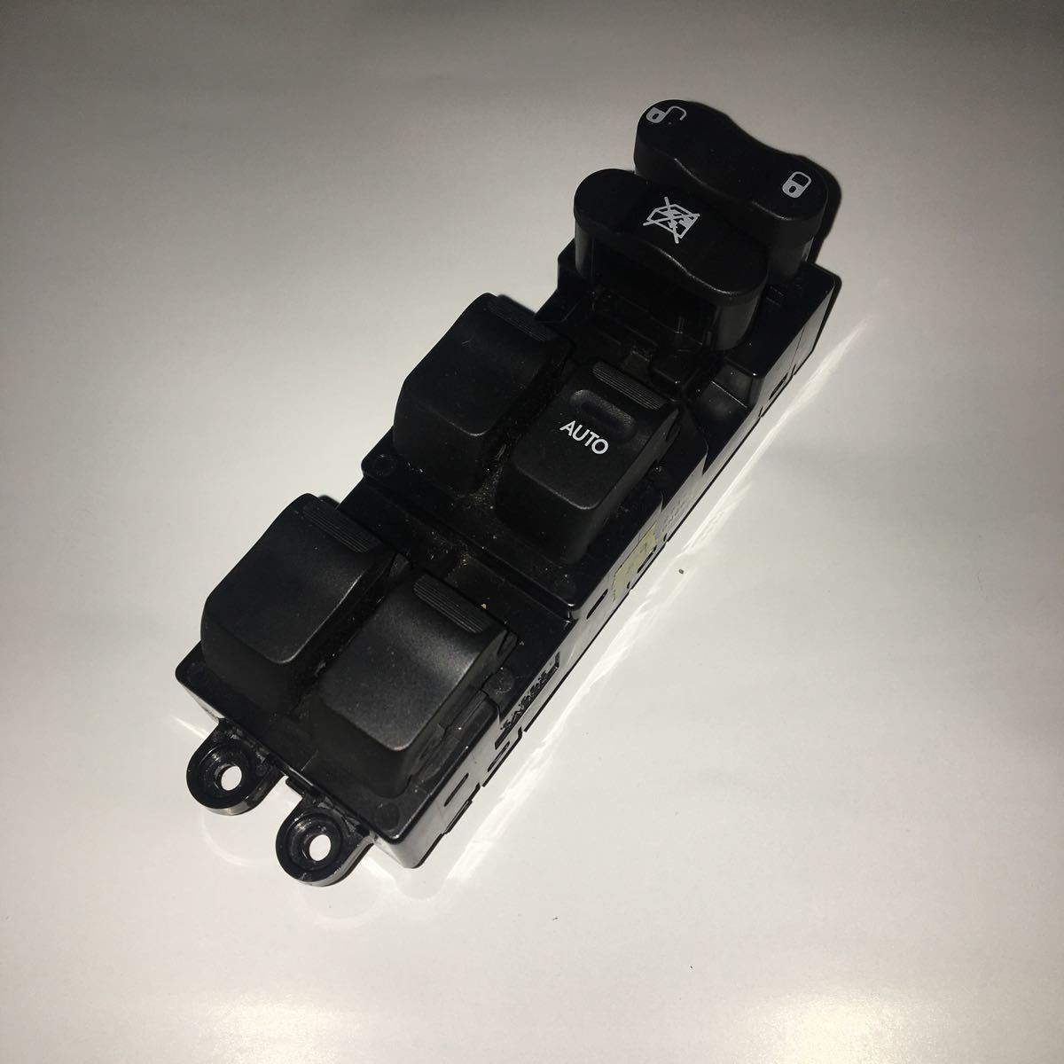 爆買い，お買い得 スバル R2 RC1/2 純正 パワーウインドスイッチ 69 作動確認済み(スバル用)｜売買されたオークション情報、yahooの商品情報をアーカイブ公開 - オークファン スバル用