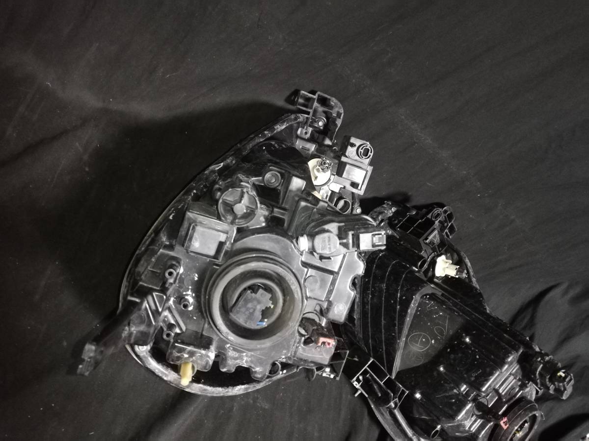 日産　マーチ　K13 ヘッドライト左右セット　ハロゲン 1349 K13 マーチ 日産 レベライザー付 ハロゲンヘッドライト左右セット