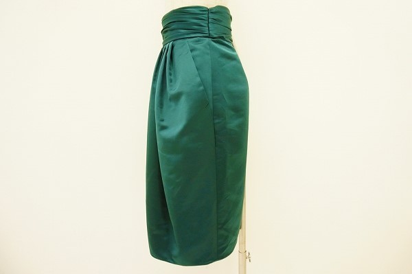 #anc アルマーニコレッツォーニ ARMANICOLLEZIONI スカート タイトスカート 38 緑 レディース [557322] ARMANI COLLEZIONI - ブランド通販 COLLEZIONI(アルマーニコレツォーニ)の商品一覧 ブランド