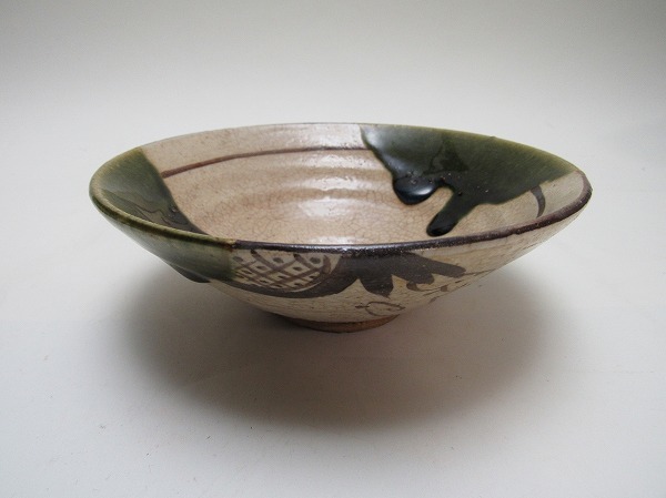 定番人気，新作登場 OF08150【 古い 織部焼 茶道具 平茶碗 東山作 陶印 箱