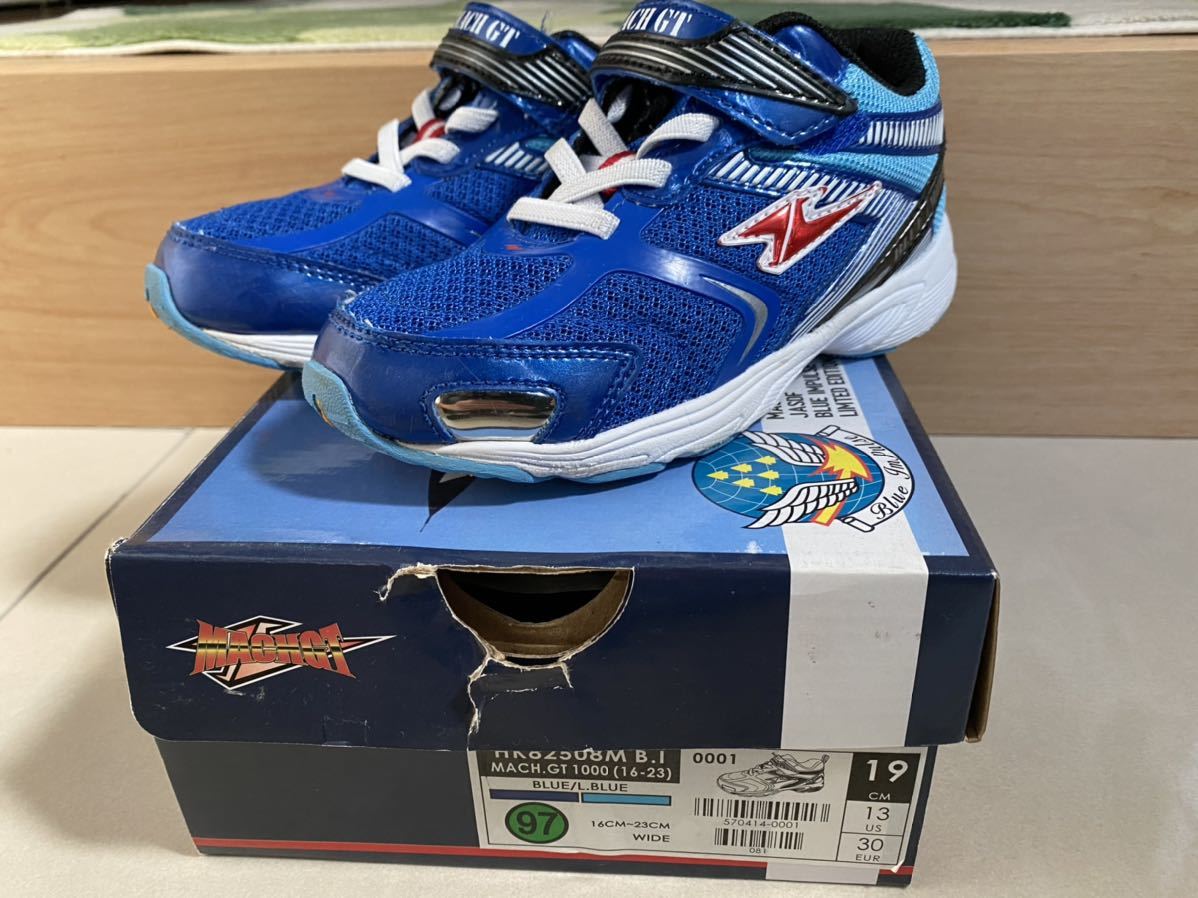 19 0cm ブルーインパルス 戦闘機 ベビー キッズ 男の子用 靴 ロゴ入りスニーカー 19cm 売買されたオークション情報 Yahooの商品情報をアーカイブ公開 オークファン Aucfan Com