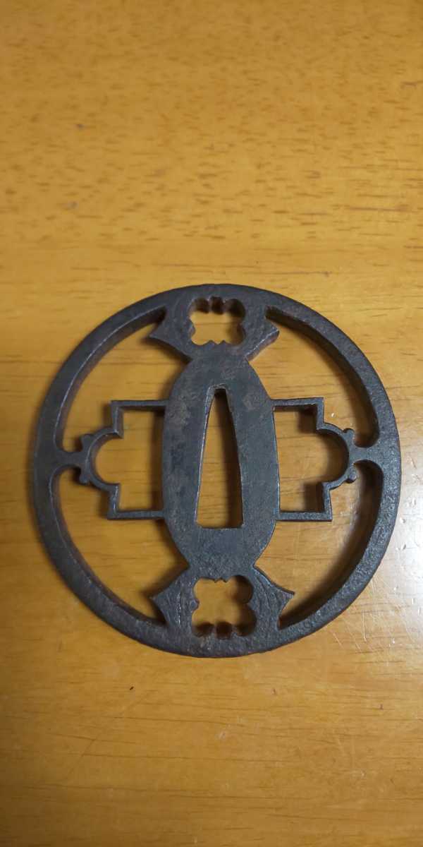 鉄地大鍔 鐔 (尾張 竹輪透かし) 室町〜江戸時代 箱付き 鉄地