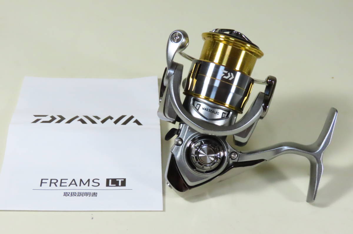 【2026，低価】 ダイワ 極上 現行モデル 18 フリームス LT 2000S-XH /定価17930円の品 アジング メバル ライトSWゲーム エリアトラウトに y27(ダイワ)｜売買されたオークション情報、yahooの商品情報をアーカイブ公 ダイワ