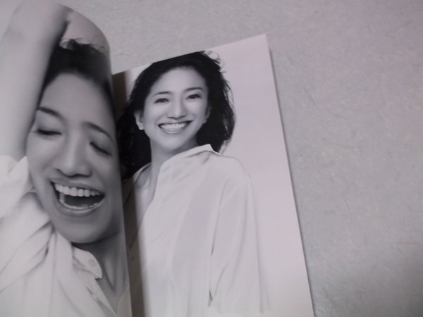 ドリカム 吉田美和 Lesliekee Photobook フォトブック 非売品ミニ写真集 Dreams Come True 吉田美和 中村正人 その他 売買されたオークション情報 Yahooの商品情報をアーカイブ公開 オークファン Aucfan Com