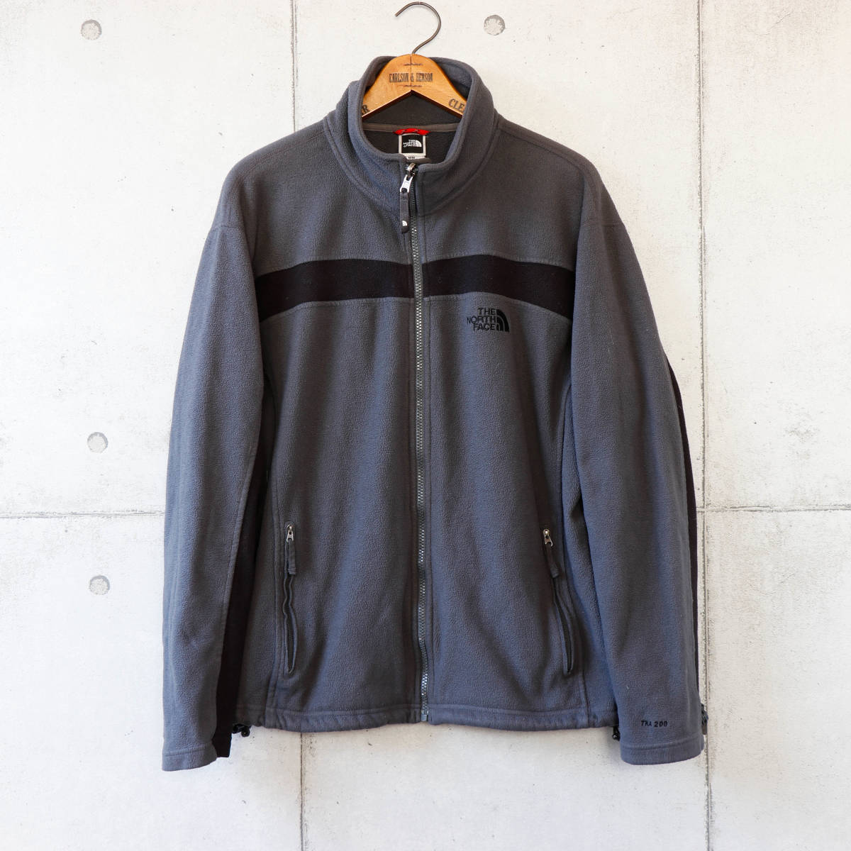 数量限定，定番 TheNorthFaceノースフェイス スタンドカラーフリースジャケット グレー&times;ブラック サイズM(フリース)｜売買されたオークション情報、yahooの商品情報をアーカイブ公開 - オークファン 男性用
