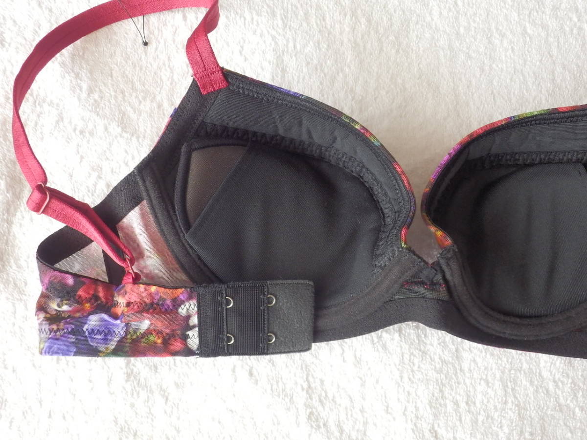 ワコール パルファージュ 蜷川実花 ブラ E65 Bu 65以下 売買されたオークション情報 Yahooの商品情報をアーカイブ公開 オークファン Aucfan Com