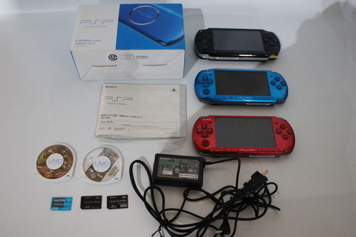 PSP-3000 メモリースティック 2台，PSP-1000 変換アダプタ ProDuo 
