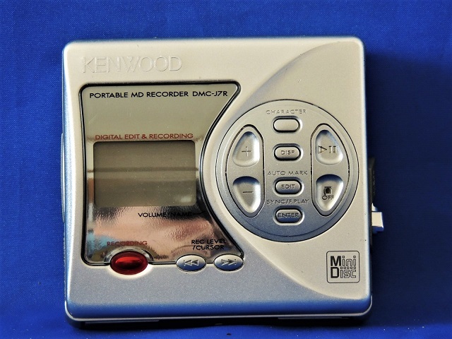ジャンク品 KENWOOD ポータブルMDレコーダー DMC-J7R KENWOOD(ケンウッド)☆ポータブルMDレコーダー/DMC-J7R☆ジャンク品