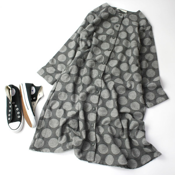 100円スタート Cloudnine Pure クラウドナイン サックワンピース ドット柄 ノーカラーシャツワンピース ワイド身幅 11bu06 Lサイズ 売買されたオークション情報 Yahooの商品情報をアーカイブ公開 オークファン Aucfan Com