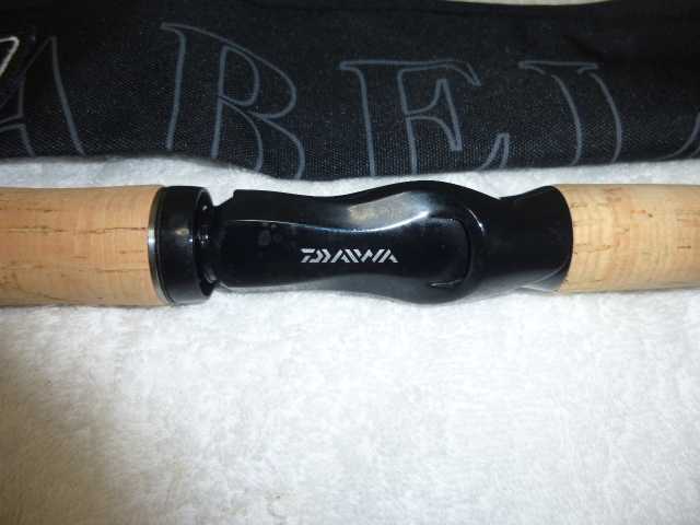 ダイワ ブラックレーベル | DAIWA バスロッド ブラックレーベル(ロッド)｜DAIWA LG ダイワ(DAIWA) - ロッド BLACK LABEL トラベル ダイワの人気バスロッドシリーズ「25ブラックレーベル」の全22機種の S61L 房総ダム湖の旅人