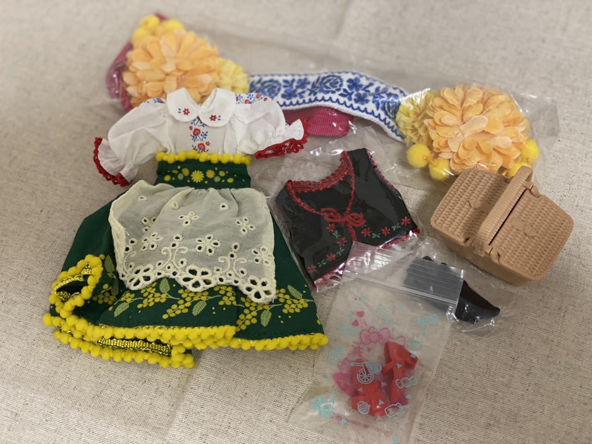 【赤字超特価，得価】 Blythe outfit ネオブライス ジョアナゲンチアナ アウトフィットのみ 6点(服、靴)｜売買されたオークション情報、yahooの商品情報をアーカイブ公開 - オークファン 服、靴