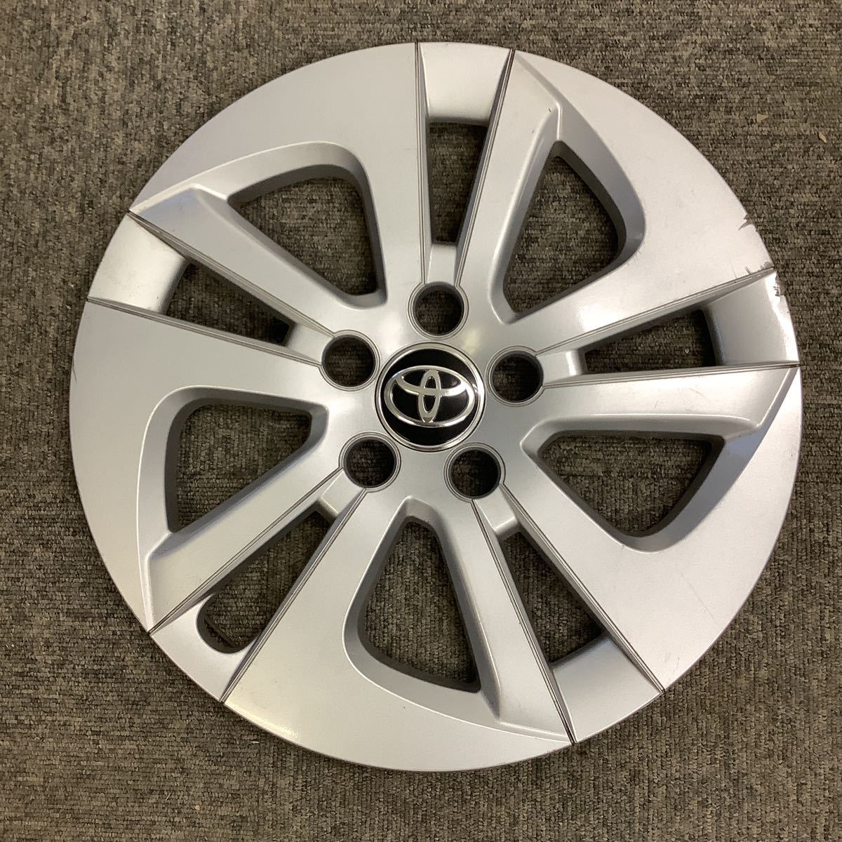プリウス 純正 トヨタ 4枚セット ホイール 15インチ ホイールキャップ 