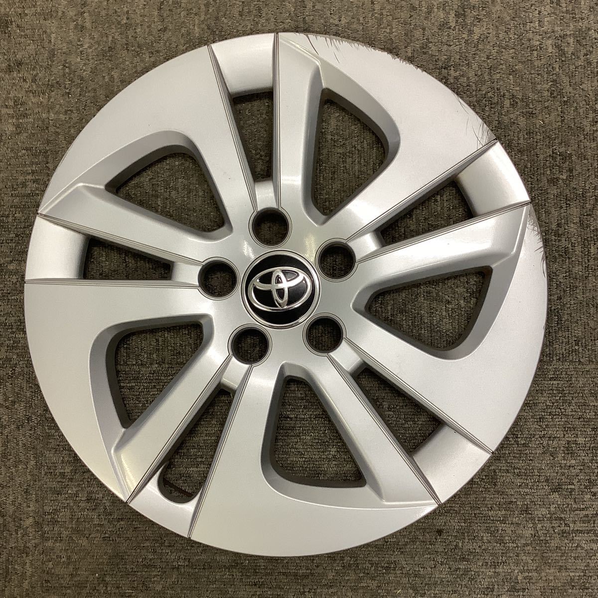 プリウス 純正 トヨタ 4枚セット ホイール 15インチ ホイールキャップ 