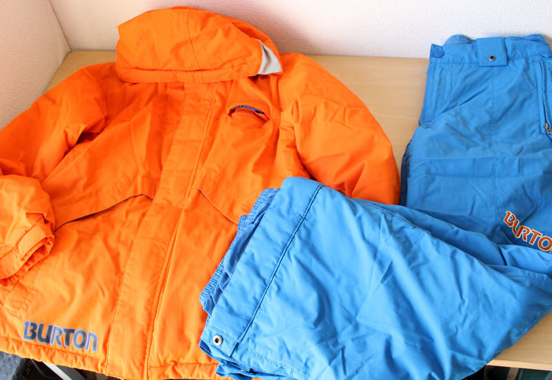 セール，正規品 BURTON バートン ジュニア スノーボードウェア 上下セット Lサイズ(ウエア、装備（子ども用）)｜売買されたオークション情報、yahooの商品情報をアーカイブ公開 - オークファン ウエア、装備（子ども用）