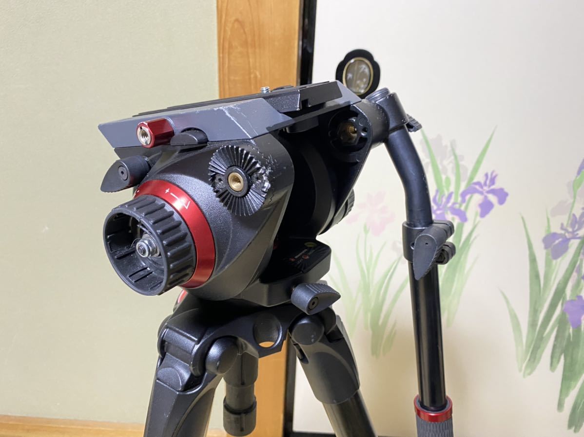 Manfrotto 3段 マンフロット + カーボンファイバー三脚 イタリア製
