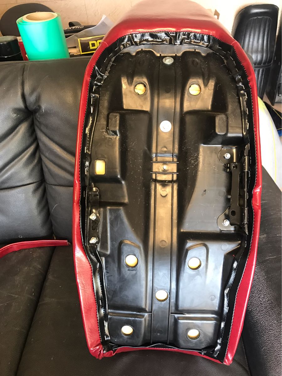 cbx400f 赤革3段シート 【公式通販】