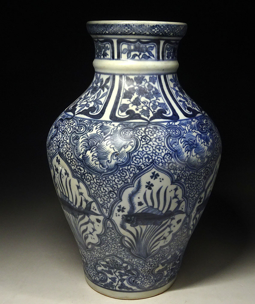 中国美術 緑釉 貼蓮花魚紋 装飾壷 高27.5cm(LC150) 緑屋zn□ 中国美術 呉須 魚紋 蛸唐草紋 高約29cm 花瓶 花器 花入 花生