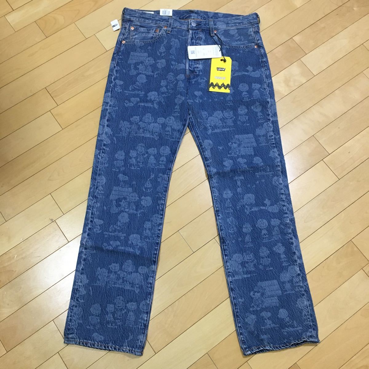 0 スヌーピー リーバイス LEVIS SNOOPYコラボ Peanuts W33 リーバイス×スヌーピー - W33L32 ストレートデニム bigE 工場 直営 店 リーバイスxピーナッツ第2弾、スヌーピーを描いた501やデニム