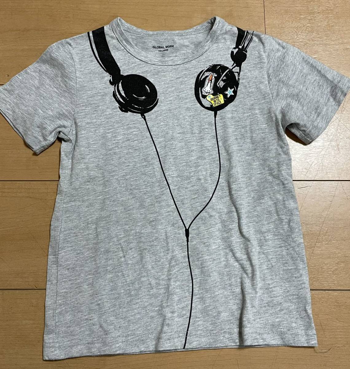 Global Work グローバルワーク 半袖ｔシャツ ヘッドフォンプリント 薄グレー サイズ Xx Large 130 140 子供服 130 125 134cm 売買されたオークション情報 Yahooの商品情報をアーカイブ公開 オークファン Aucfan Com