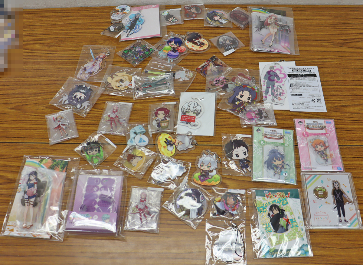 ◎中古品◎『アニメグッズ 大量セット』 ラバスト/缶バッジ/フィギュア リゼロ/ラブライブ!/