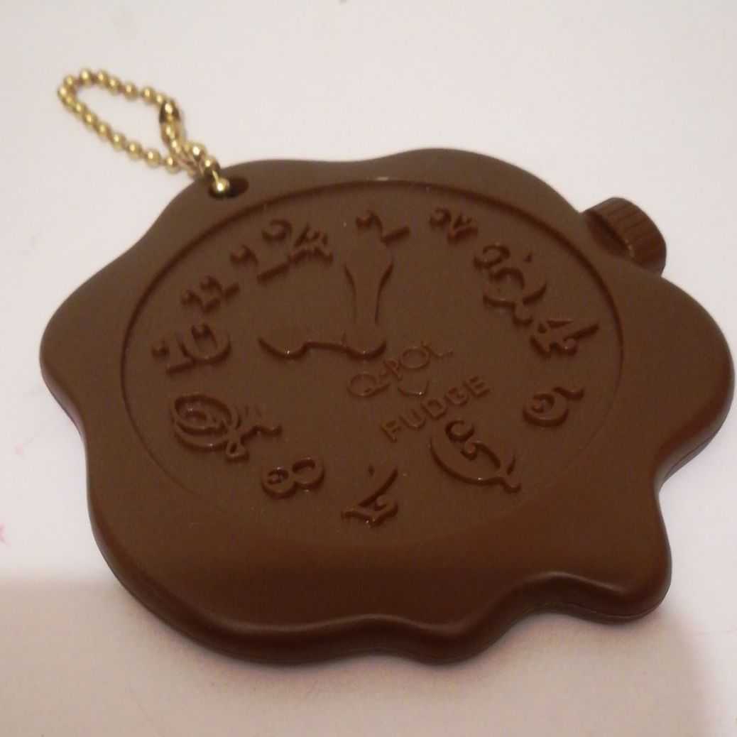 Q Pot キューポット 時計型コンパクトミラー チョコレート 180円 雑誌fudgeファッジ付録 スイーツ雑貨 手鏡 Q Pot 売買されたオークション情報 Yahooの商品情報をアーカイブ公開 オークファン Aucfan Com