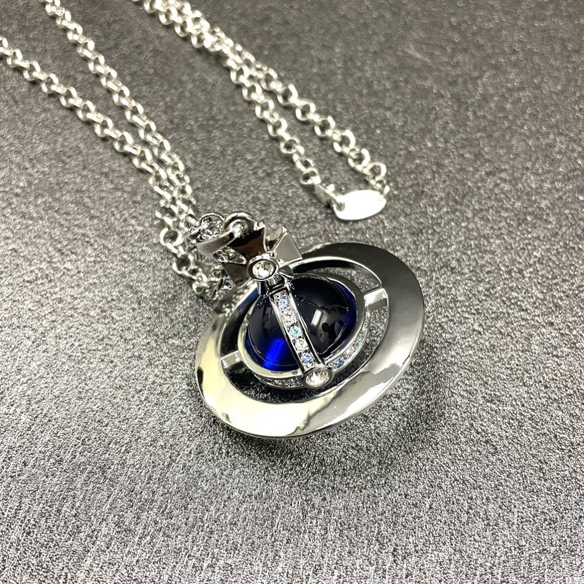 Vivienne Westwood ヴィヴィアンウエストウッド オーブネックレス 