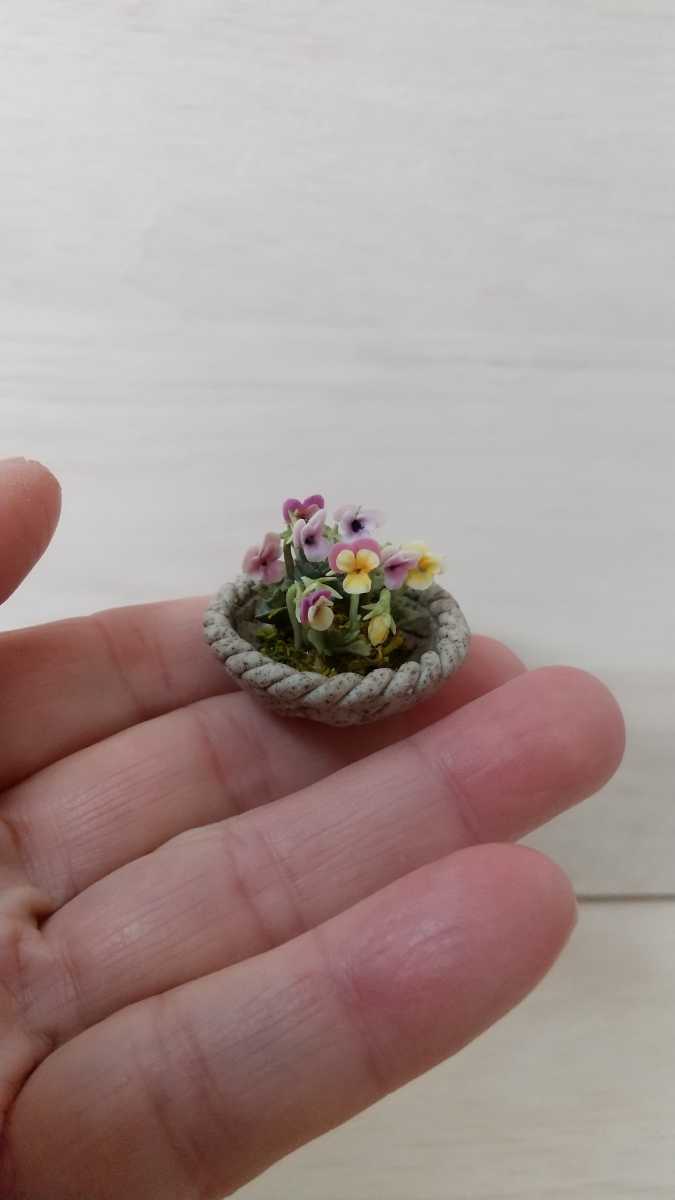 樹脂粘土 ミニチュア ビオラ Handmade シルバニア ドールハウス 完成品 売買されたオークション情報 Yahooの商品情報をアーカイブ公開 オークファン Aucfan Com