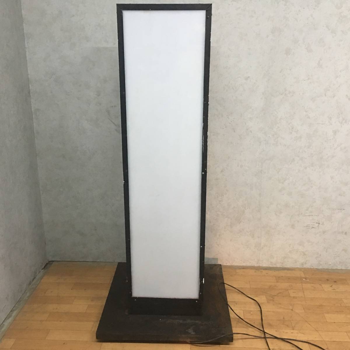 ●FH2/83 電工看板 電気看板 店頭ディスプレイ 置き型 キャスター 中古品 看板 店舗用 光る看板の通販 おまかせセット SUF-25 看板照明・LED製品の専門会社アイエスパートナー、看板