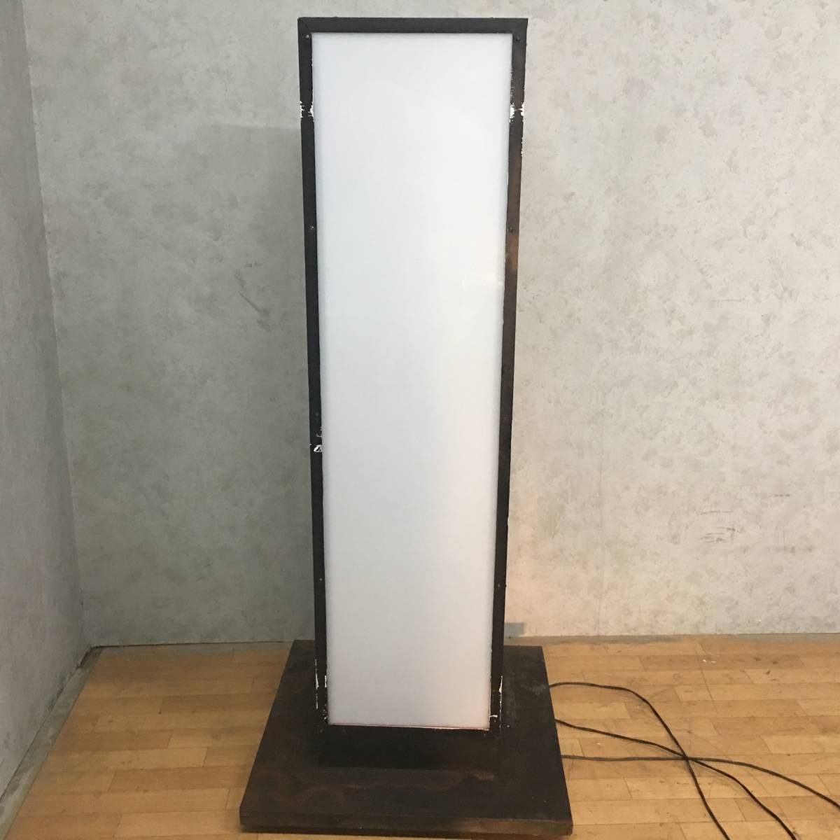 ●FH2/83 電工看板 電気看板 店頭ディスプレイ 置き型 キャスター 中古品 看板 店舗用 光る看板の通販 おまかせセット SUF-25 看板照明・LED製品の専門会社アイエスパートナー、看板