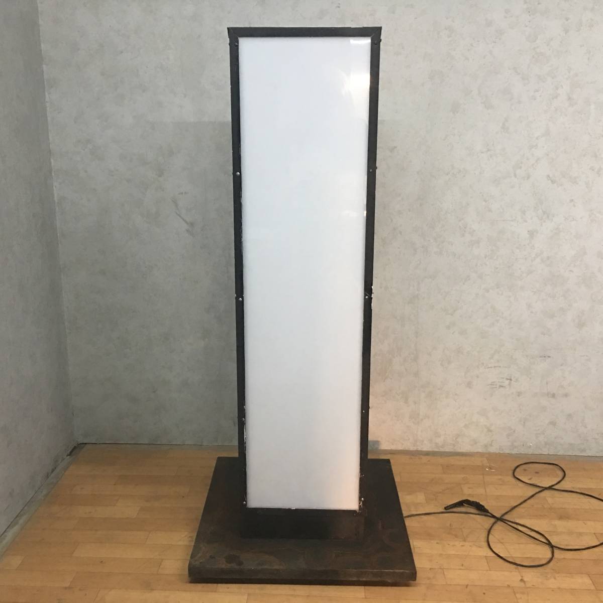 ●FH2/83 電工看板 電気看板 店頭ディスプレイ 置き型 キャスター 中古品 看板 店舗用 光る看板の通販 おまかせセット SUF-25 看板照明・LED製品の専門会社アイエスパートナー、看板