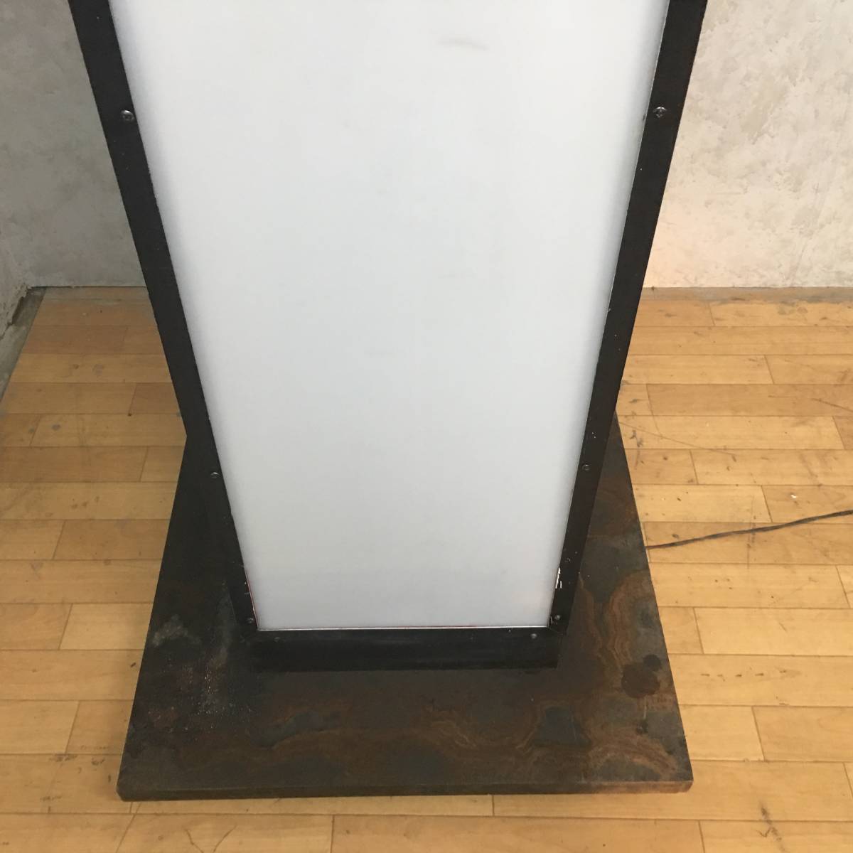 ●FH2/83 電工看板 電気看板 店頭ディスプレイ 置き型 キャスター 中古品 看板 店舗用 光る看板の通販 おまかせセット SUF-25 看板照明・LED製品の専門会社アイエスパートナー、看板