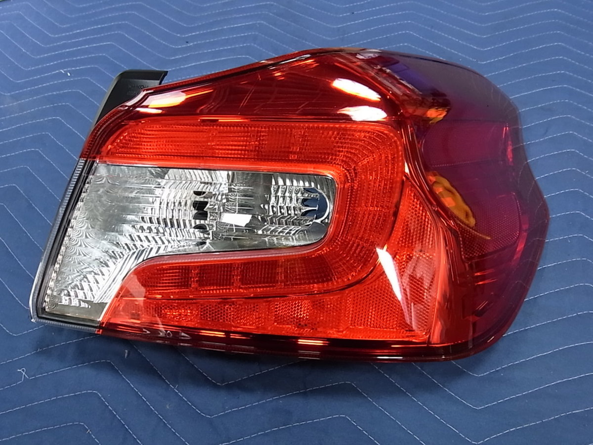 新品，人気セール 新車外し SUBARU WRX STI VAB 純正 LED テールランプ 右側 運転席側 84201 VA000 / ICHIKOH D123(テールライト)｜売買されたオークション情報、yahooの商品情報をアーカイブ公開 - オークファン スバル用