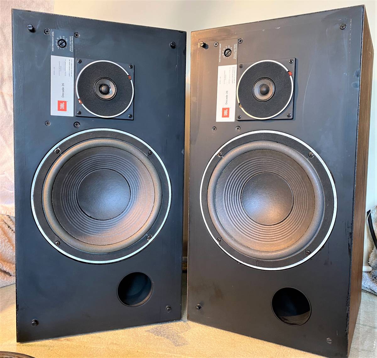 HOT，高品質】 ◇DENON◇トールボーイ型スピーカー SC-T555SA 3ウェイ