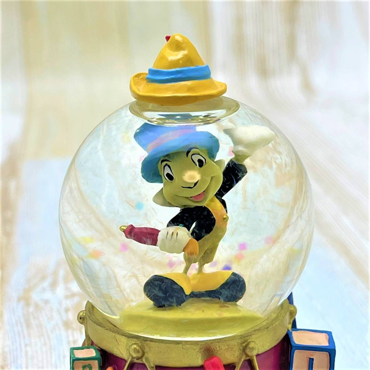 レア ピノキオ Pinocchio ジミニークリケット スノーグローブ スノーボール フィギュア ディズニー Disney Tdl 置物 ディズニー 売買されたオークション情報 Yahooの商品情報をアーカイブ公開 オークファン Aucfan Com