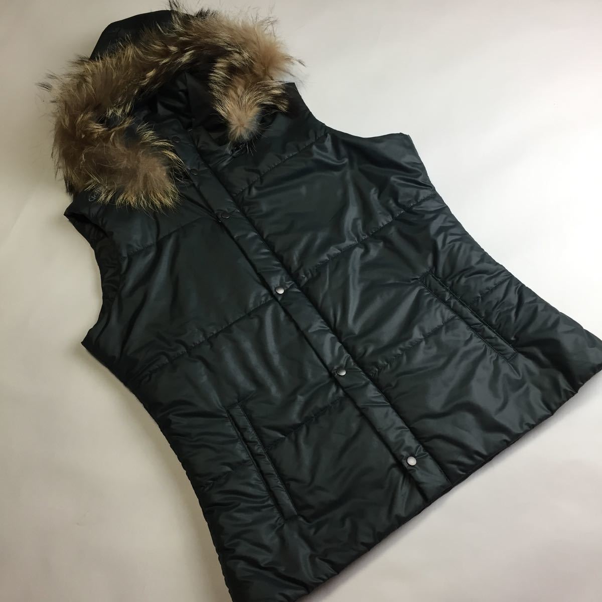 Adidas アディダス ダウンベスト レディース サイズl グレー系 フード付け外し可 秋冬 管理番号s265 ダウンベスト 売買されたオークション情報 Yahooの商品情報をアーカイブ公開 オークファン Aucfan Com