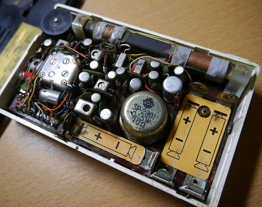 日立 トランジスタラジオ WH-732 アンテナケース付き レトロ 動作品