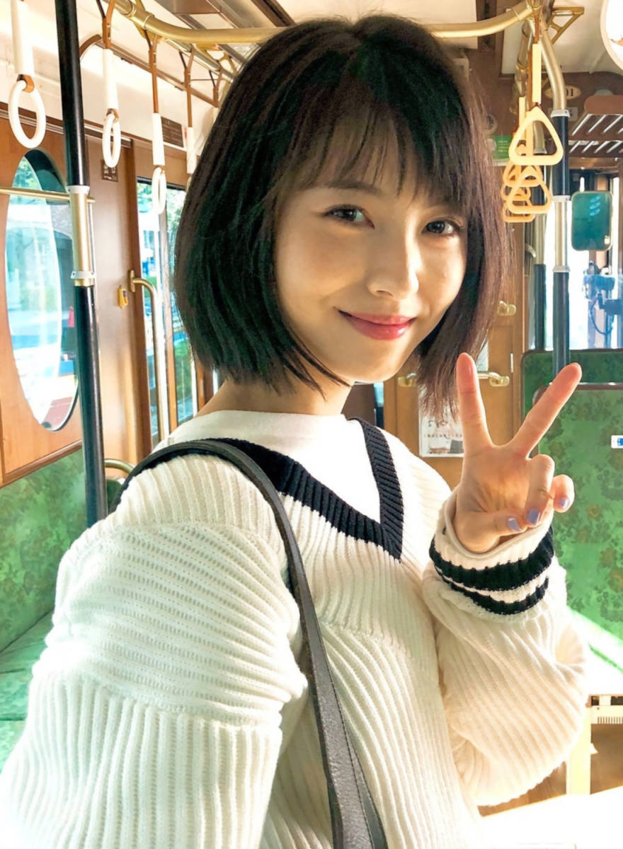 L判写真100枚まとめ売り 浜辺美波 グラビア 写真 売買されたオークション情報 Yahooの商品情報をアーカイブ公開 オークファン Aucfan Com