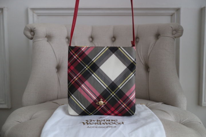 100%新品，HOT 同様 Vivienne Westwood Derby crossbody ヴィヴィアンウエストウッド ダービー クロスボディ ななめがけ可 sutekinabag(かばん、バッグ)｜売買されたオークション情報、yahooの商品情報をアーカイブ公開 かばん、バッグ