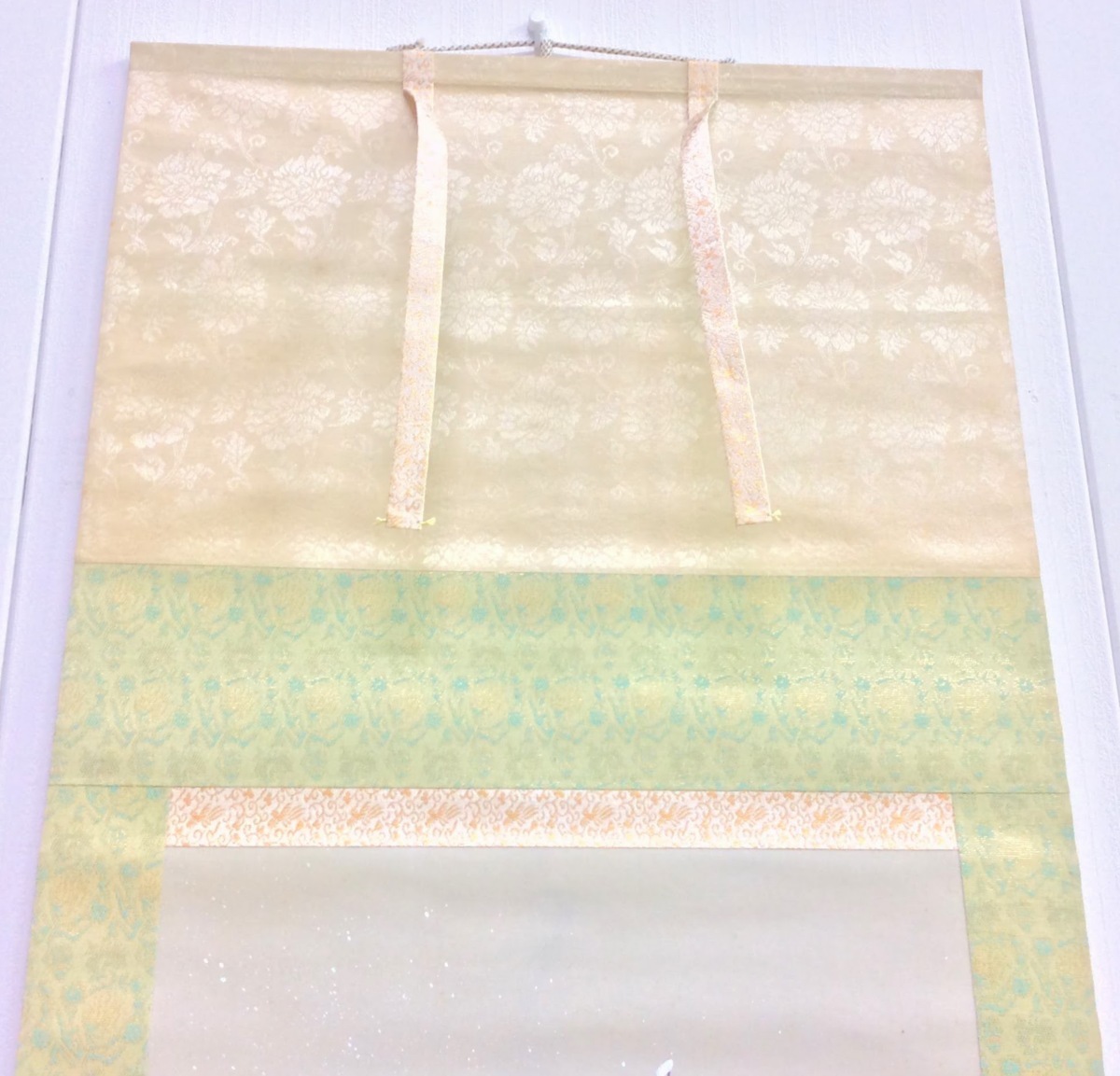 三 掛軸 現状品 春峰 雀 すずめ 牡丹雪よけ 寒ぼたん 冬ぼたん 藁囲い ワラボッチ 彩色 雪景色 小鳥 花鳥図 H742 A 掛軸 売買されたオークション情報 Yahooの商品情報をアーカイブ公開 オークファン Aucfan Com