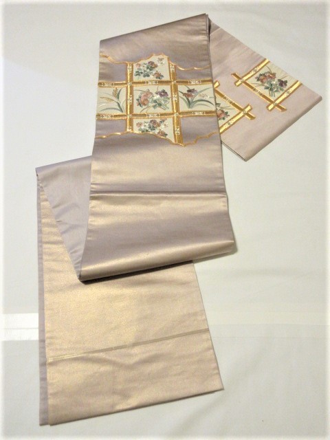 ★つばめ★　C77 袋帯・日本刺しゅう・菖蒲と椿と菊・淡い藤色・美品 白 | FURISODE 名古屋帯 召しませ花 真糊本糸目