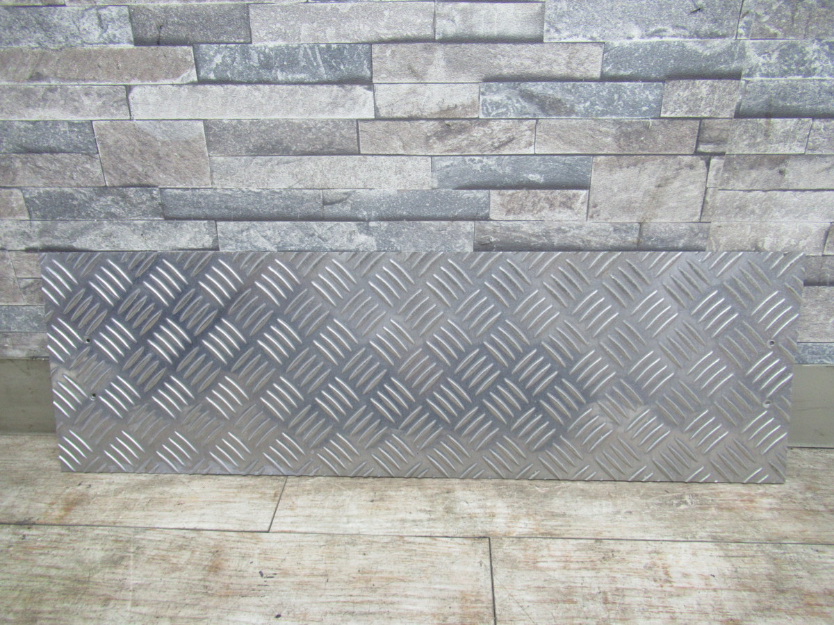 いすゞ エルフ Kk Nkr66eav リアバンパー ステンレス アルミ縞板 R9 69 送料ｌサイズ トラック ダンプ 売買されたオークション情報 Yahooの商品情報をアーカイブ公開 オークファン Aucfan Com