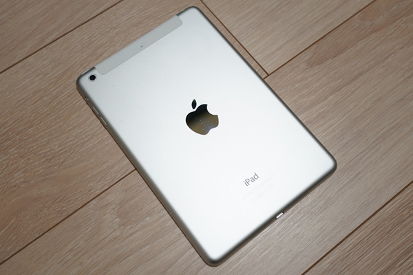 中古品〕 iPad mini 2 16GB シルバー ME279J／A Wi-Fi【348】 iPad